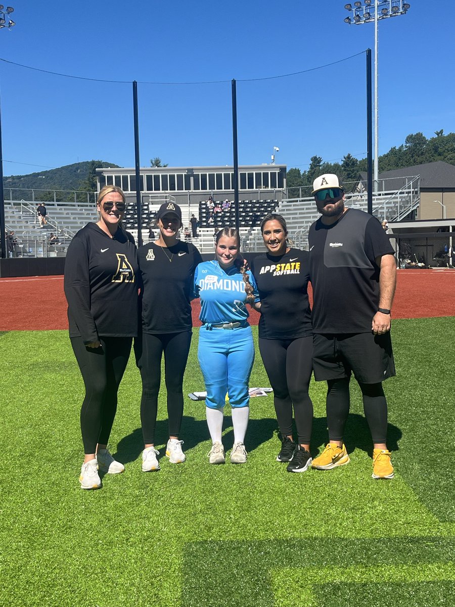 CharlieEnderle_'s tweet photo. Had so much fun at the @AppStateSB camp today!! Loved getting to meet the coaches and new girls, and I learned at lot about my receiving and framing! https://t.co/FSznkdtaUZ