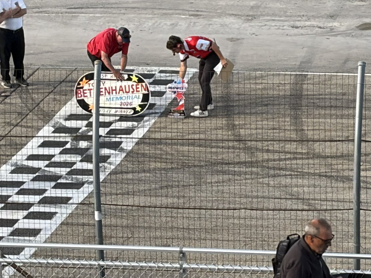 ksherbit10's tweet photo. Little short track racing @GCSUpdates on a Sunday afternoon! Who’s your pick @PPistone ? https://t.co/lpUsXK4YEy