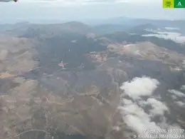 CanalMalagaRTV's tweet photo. El @Plan_INFOCA da por estabilizado el incendio forestal de Igualeja.
La @AndaluciaJunta ha levantado todas las medidas de protección a la población y es por finalizados los confinamientos de #Igualeja y #Parauta.
También han regresado las 11 personas alejadas preventivamente. https://t.co/G0suG47PUO
