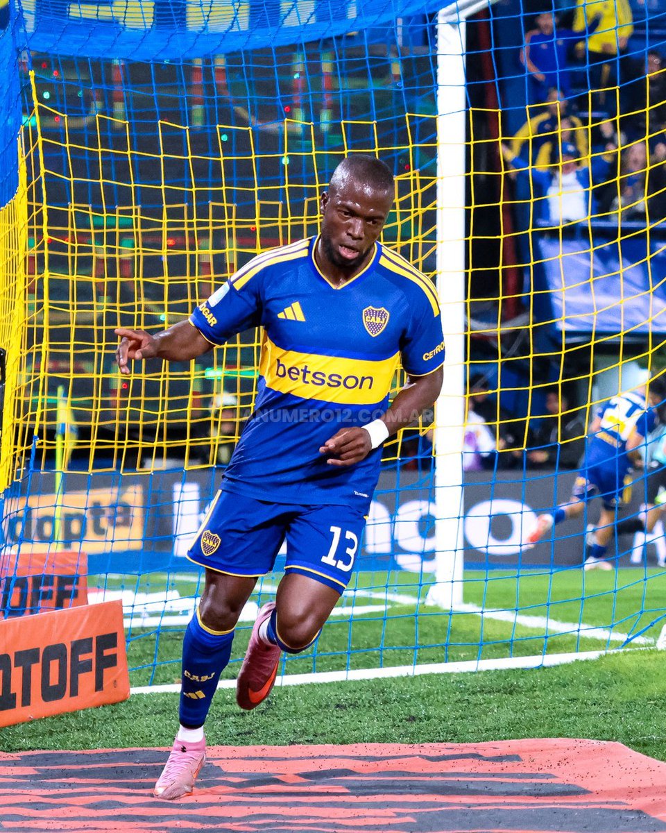 Pato_Bocaa's tweet photo. GANOO BOCAAAA CARAJOOOOO 

Nada, sólo este maestro 👇💙💛💙 https://t.co/DWPkgvnYfx