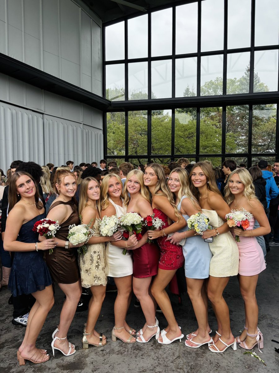 MGgirlshockey's tweet photo. Another Fantastic Homecoming in the books!
#CrimsonPride #WeAreCrimson @MGActivities 
#Seasonisaroundthecorner
@MG_Girls_Hockey https://t.co/W146wS4fMC