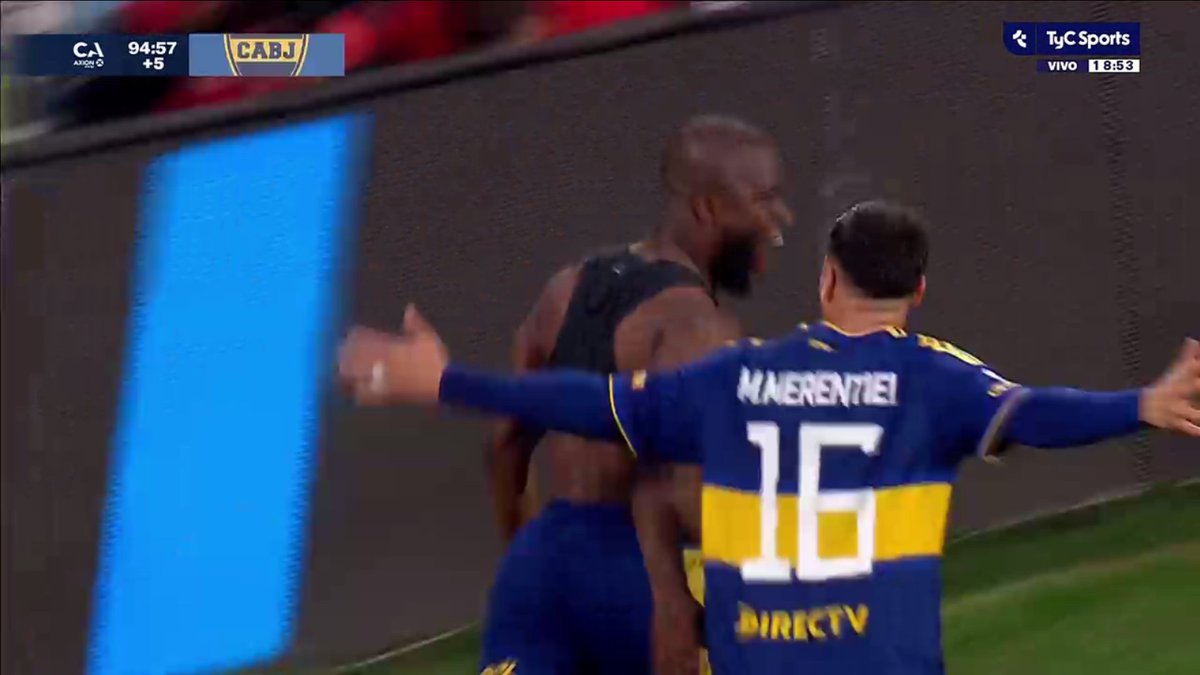la12tuittera's tweet photo. GOL DE BOCA!!!! HATTRICK DE ENNER VALENCIA DE CABEZA PARA DARLO VUELTA AL MINUTO 90+5'!!!!!!! https://t.co/qhLIHnhgHF
