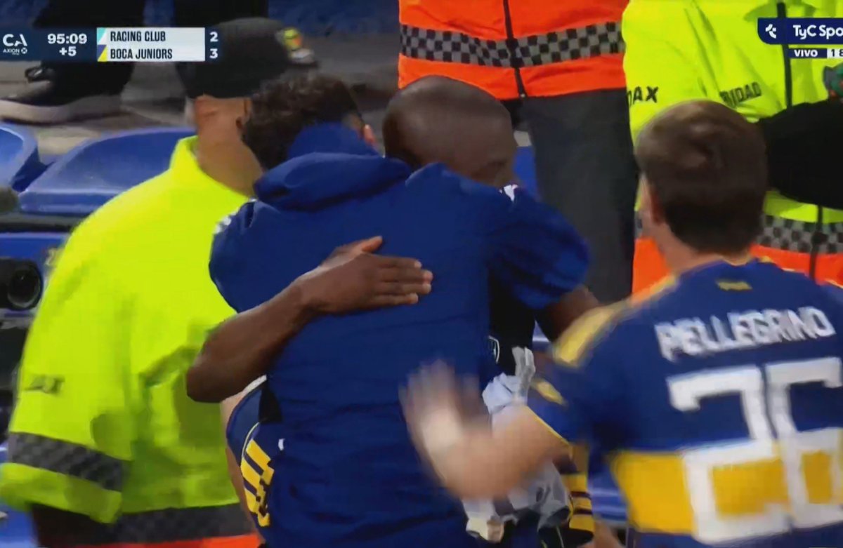 nivekfl's tweet photo. Enner Martín Palermo Valencia.

Estar vivo para ver a un ecuatoriano tener un momento sublime en el más grande de Argentina, Boca Juniors. https://t.co/TzniDpjXyx