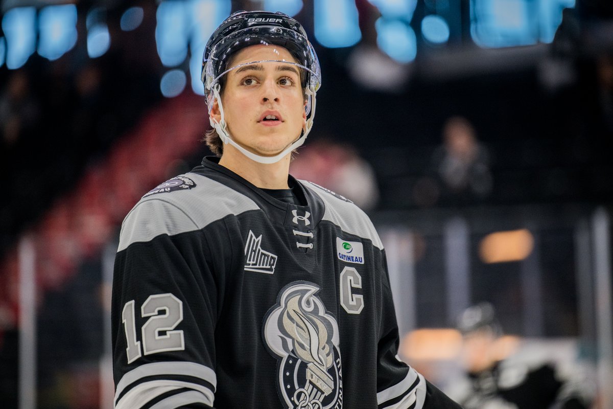 OlympiquesGAT's tweet photo. 20 minutes à faire à Victo.
20 minutes to go in Victo.
📸 @D_Charettephoto
GAT | 1-5 | VIC #goOLgo♠️ https://t.co/7qg6PkxaFP