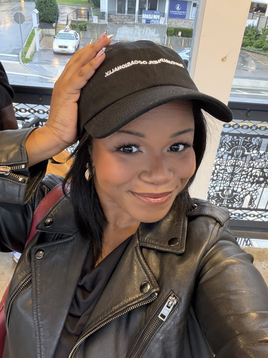 bribrisimps's tweet photo. thanks harry for the new swag hehehehe https://t.co/teVZNnYygj