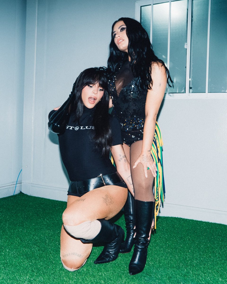 vittarlogia's tweet photo. Simplesmente a Pabllo Vittar nos últimos dias:

Rosalía — aespa — Demi Lovato — VMAs https://t.co/tvVKNcK1tw