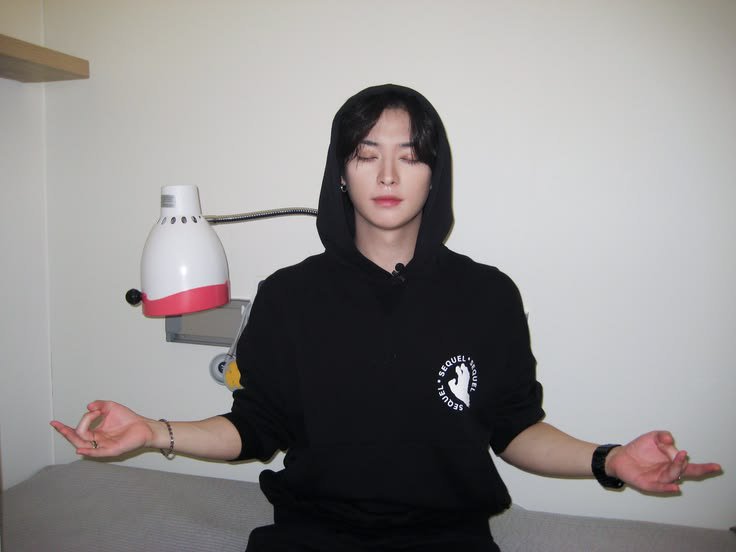injisun's tweet photo. #minsung mini au | manifestei

Minho, o nerd TÍMIDO odeia Han jisung, o popular que nunca para em um relacionamento, namoradeiro até demais.
  Mas infelizmente precisou da ajuda de Han para aprender a manifestar, pois queria que seu namorado parasse de trair ele. https://t.co/TAKRp4GKhn
