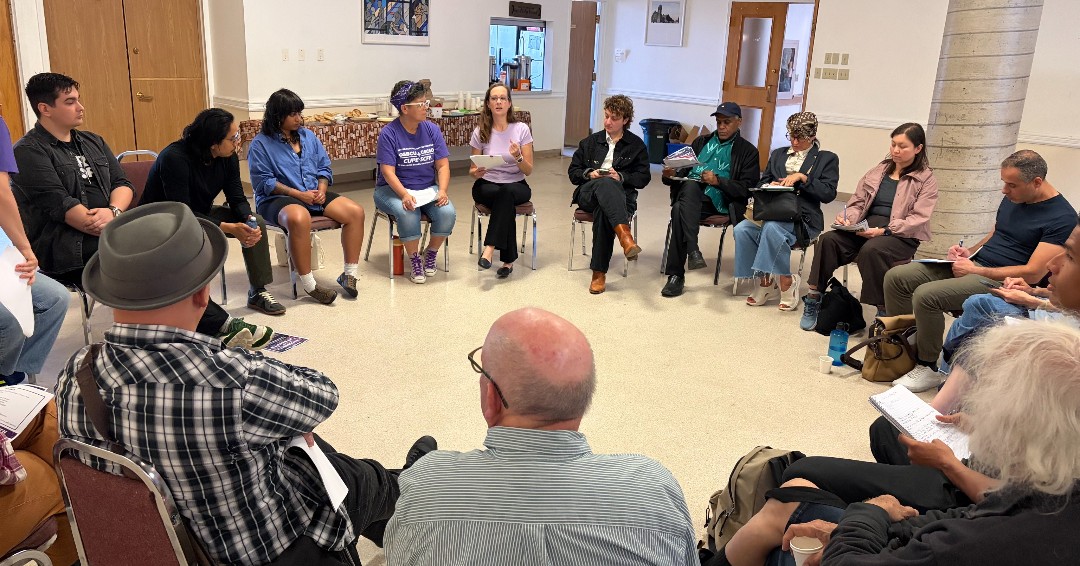 osbcucscso's tweet photo. "Governments count on us staying in our own lanes. Solidarity is how we refuse." OSBCU President Joe Tigani in Toronto today.

Workshops, a panel with OCHU, OPSEU, OCAP and Amazon organizers, and one message: this fight is ours.

#onpoli #CUPE https://t.co/qsXrJSS8Le