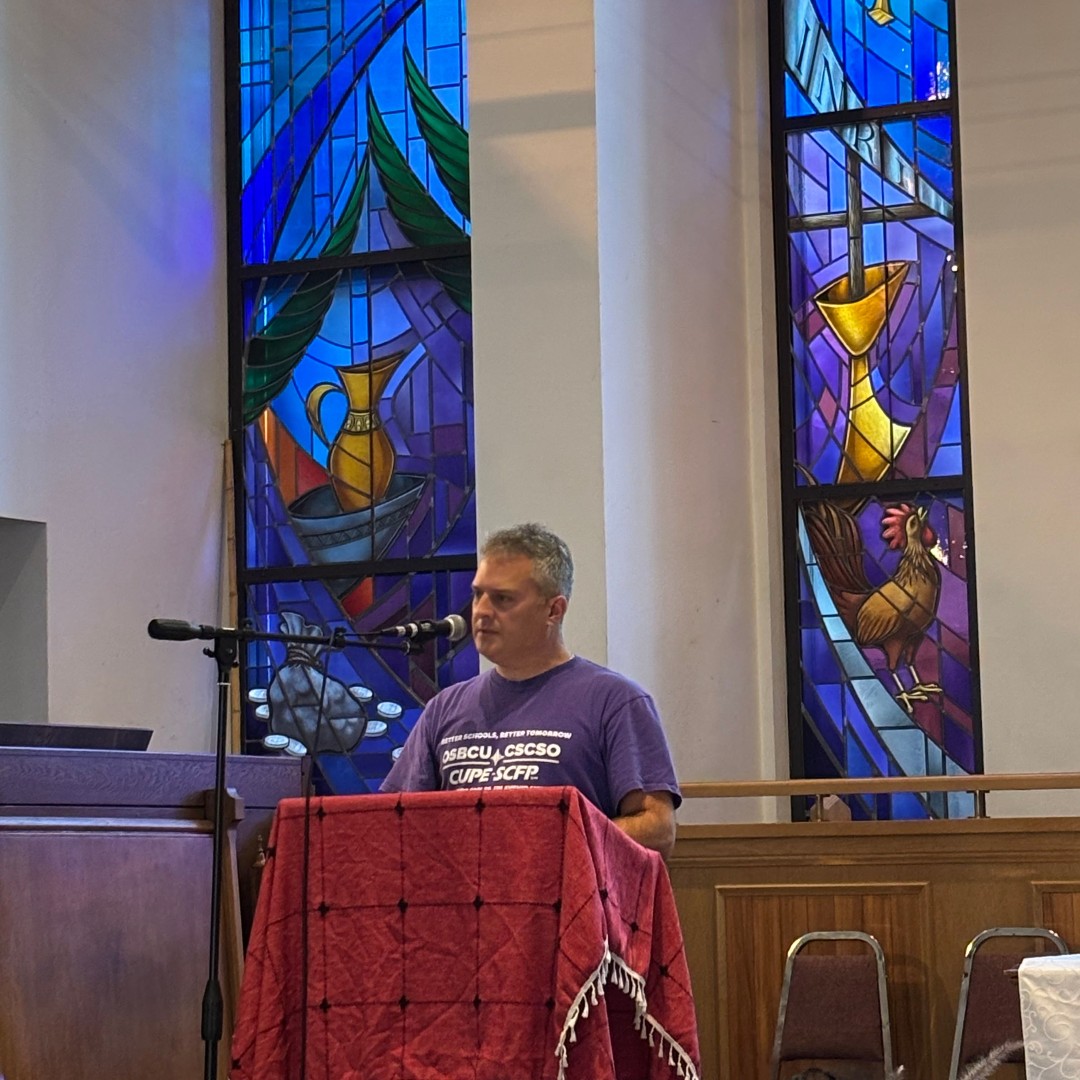 osbcucscso's tweet photo. "Governments count on us staying in our own lanes. Solidarity is how we refuse." OSBCU President Joe Tigani in Toronto today.

Workshops, a panel with OCHU, OPSEU, OCAP and Amazon organizers, and one message: this fight is ours.

#onpoli #CUPE https://t.co/qsXrJSS8Le