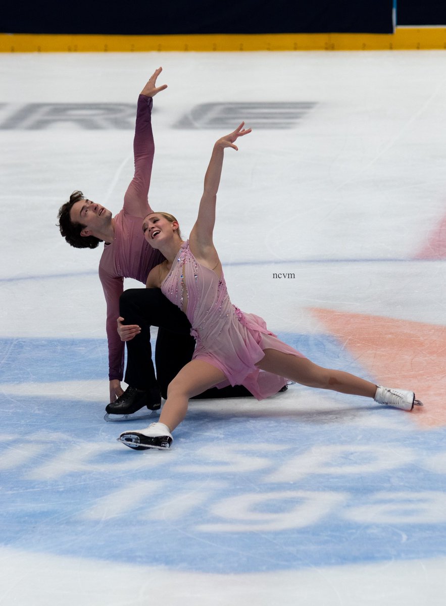 byncvm's tweet photo. eva pate and logan bye in the free dance at nepela memorial 

#evapate #loganbye https://t.co/pz1e8bijjO