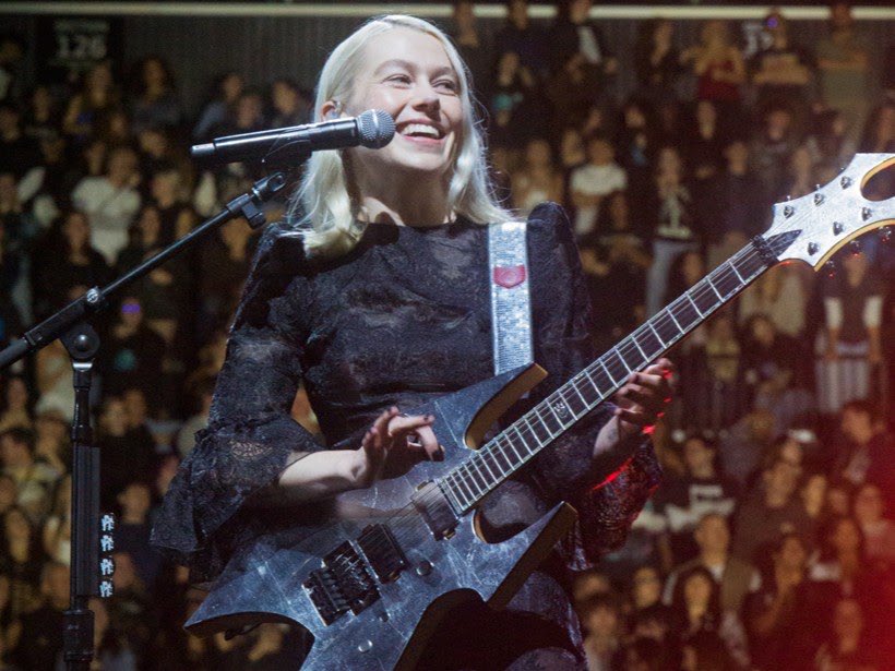 boygeniussource's tweet photo. Phoebe Bridgers photographed at The Lost Tour at Barclays Center in Brooklyn, NY!

📸: Matt Grubb https://t.co/cIoZwQqXso