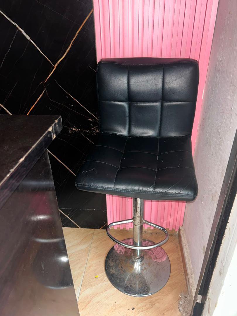 lizzyk80942247's tweet photo. If you are in owerri come before you hear sold out,  shelf 65k ,2 step charcoal ovun 60k, chair 35k call 07068705808 https://t.co/ojdIiPU1uq