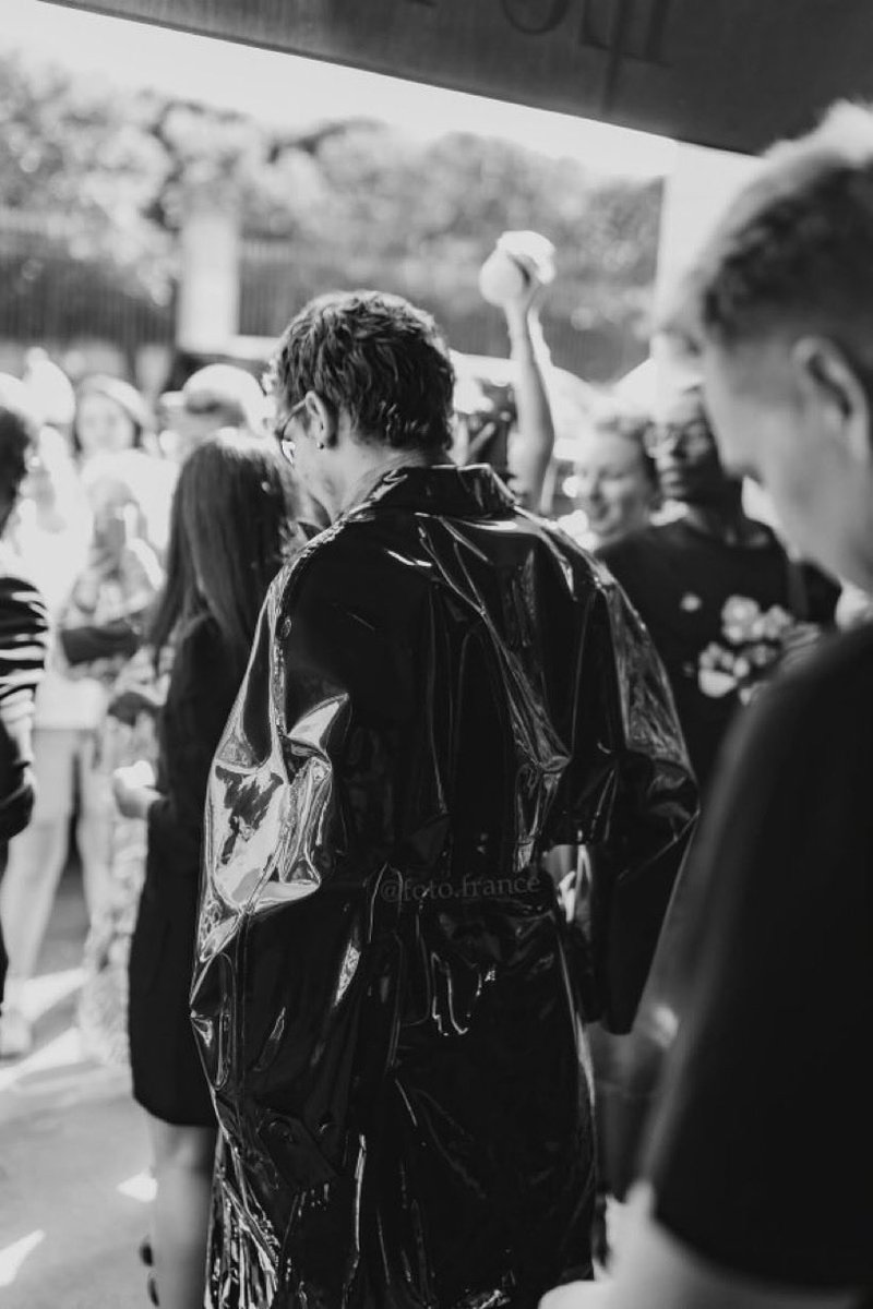 updatingstorrie's tweet photo. Previously unseen photos of Connor Storrie from PFW in June!🖤

📸 foto.france | Instagram https://t.co/6C7mI3Z5Uh