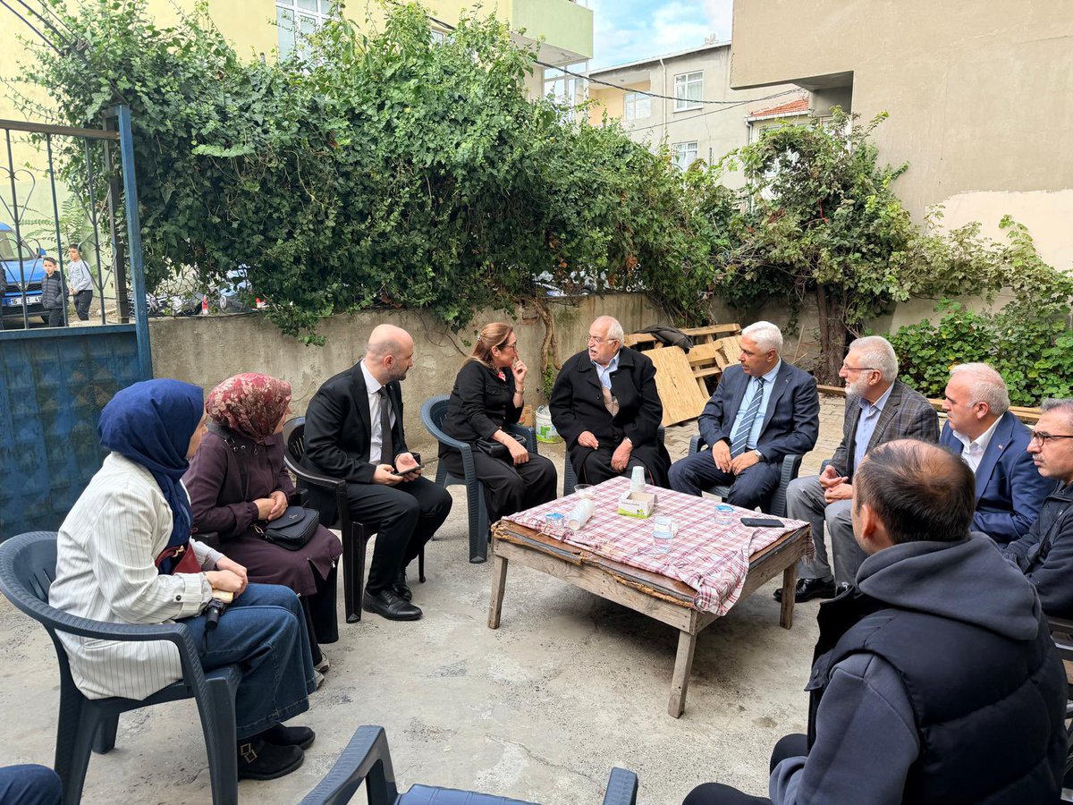 AkUmraniye's tweet photo. Türkiye Yüzyılı Buluşmaları kapsamında bugün📍Elmalıkent Mahallesi’nde; Genel Merkez MKYK Üyemiz @BarisOzerol, Belediye Başkan Yardımcımız @ayseynk28, İlçe Yönetim Kurulu Üyemiz Mehmet Kocabıyık, Meclis Üyemiz Şenol Öksüz, Mahalle Başkanımız Mehmet Akagündüz ve teşkilat mensuplarımız camii cemaati, esnaf, hane ve STK ziyaretleri gerçekleştirdiler.

Komşularımızla bir araya gelerek talep ve beklentilerini dinlediler, esnaflarımıza hayırlı işler dilediler.

Ümraniye’nin her mahallesinde, her sokağında vatandaşlarımızla buluşmaya devam edeceğiz.

TürkiyeYüzyılıBuluşmaları İstanbul