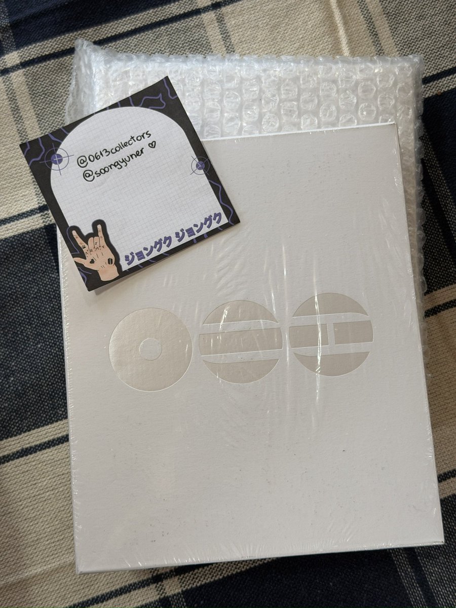 0613collectors's tweet photo. VENDO/VENDA • ÁLBUNS ARIRANG 🫧

✅✅ rooted in korea

— R$150,00 cada
+ nacional (superfrete)

❗️itens estão em mãos
✨ aceito pix e cartão (com taxa) https://t.co/f1WNawOfYw