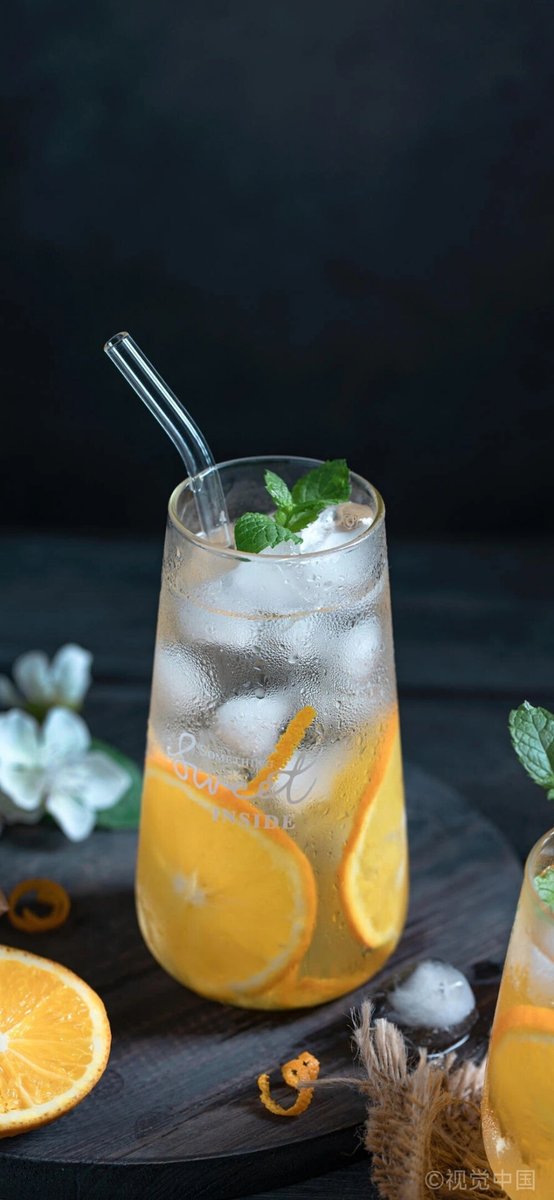 DannetteEskins's tweet photo. Prepara un refrescante agua de naranja y menta en 5 minutos: mezcla zumo de 2 naranjas, 1 litro de agua, hielo y unas hojas de menta. Ideal para el verano!， https://t.co/WQxZDyFLae