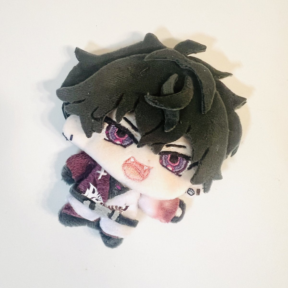 unagipai0323's tweet photo. #にじさんじ手芸部
🤝2.5dぬい完成〜〜！お顔の刺繍もなにもかもはじめてで難しかった…！2.5dぬいは独特の可愛さがあって好き… https://t.co/sCjcJIc8xI