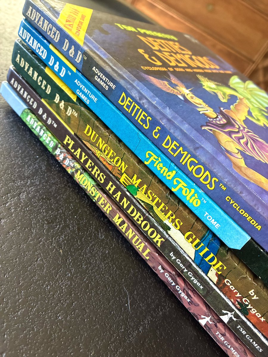 OriginalGrogna1's tweet photo. You can add one book to the stack…
What are you adding?
#dnd #rpg #1980s #tsr #gygax #ttrpg #nostalgia #books https://t.co/OumKei9jhY