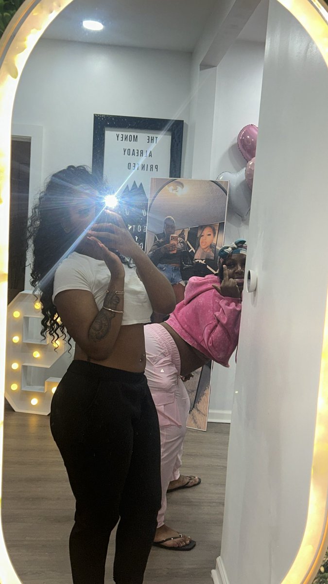 DayasiaG's tweet photo. Happy birthday baby sisss 🥳🥳🔥 ass lingered girls nightt https://t.co/5nRgqi4M9R