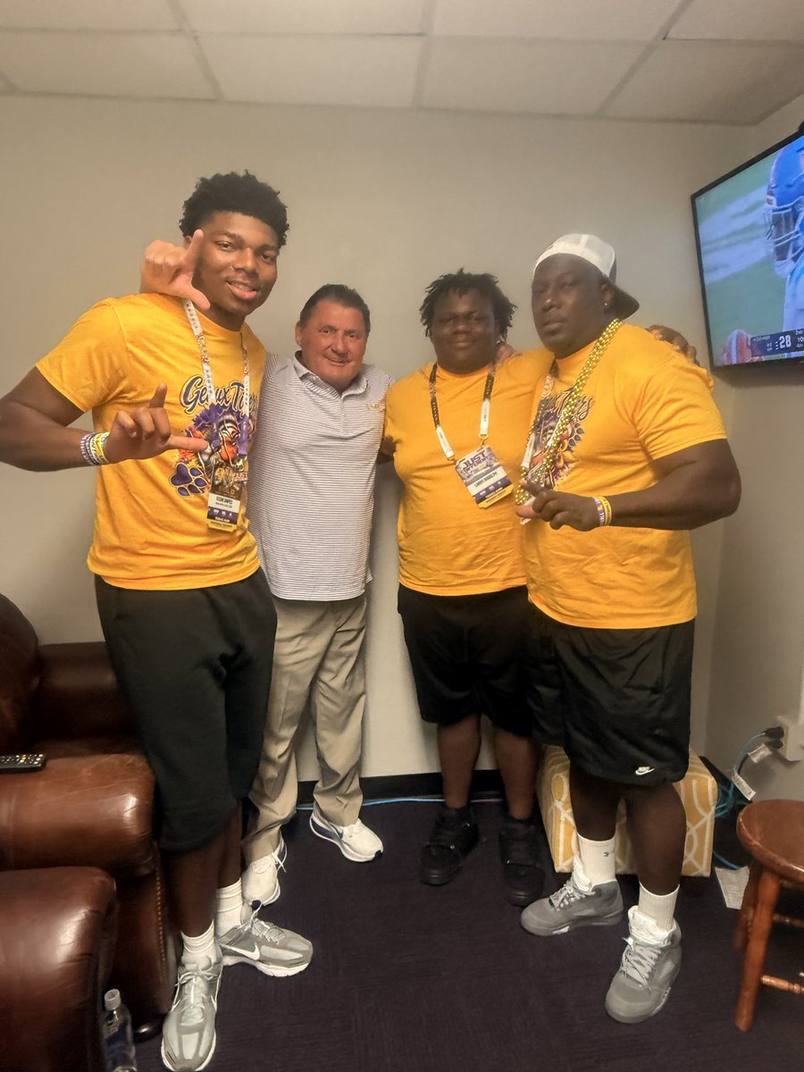 ykitzmarii's tweet photo. I had a amazing experience at the LSU vs TEXAS a&m GAME DAY VIST
 
I would love to experience this again!!!
@coach_people @CoachBlakeBaker @CoachSterlLuc @Coach_EdOrgeron @ScoutFball @raisingchamps_ @HallTechSports1 @BillyGlasscock4 @SOPPRODUCTIONSS @helmet2helmt251 @TDARecruiting
