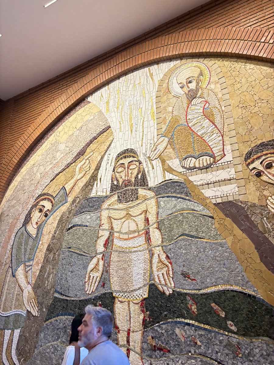 _rodrigoborba's tweet photo. a igreja evangélica JAMAIS entregaria tamanha estética https://t.co/Nf52z4PNA2