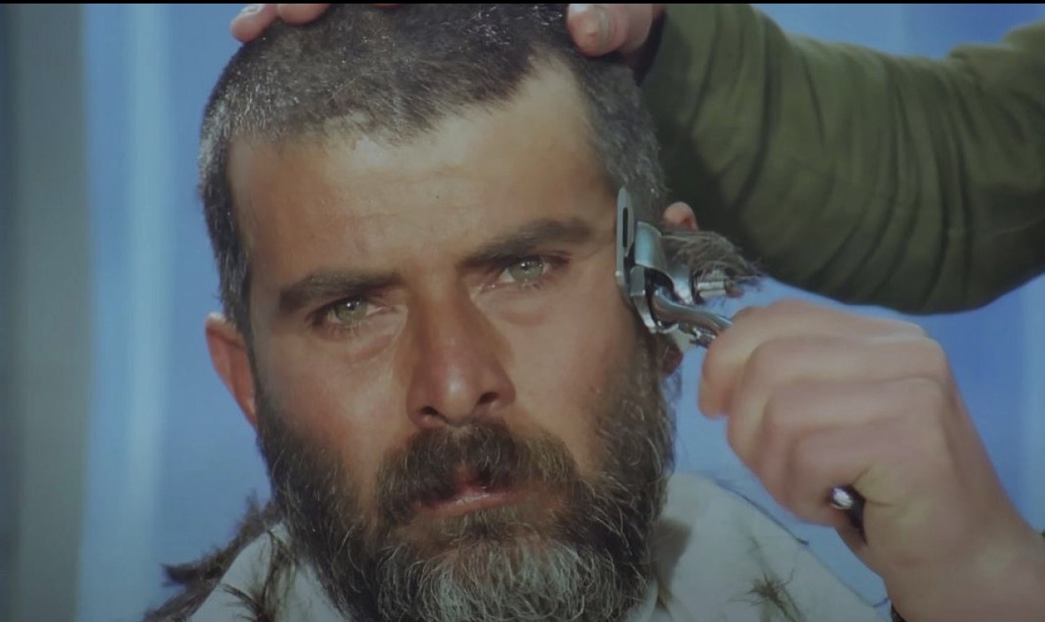 aylnkaracay_'s tweet photo. O bakışı unutamadığın bir film karesi: https://t.co/XlEGewkMoz