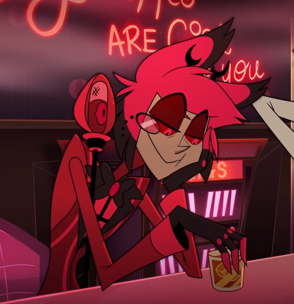 Alastorsfluffy's tweet photo. Its honestly so crazy how different past and present Alastor truly are just by looking at them and it really shows just how much Alastor has changed to how we know him now.
#Alastor #HazbinHotelAlastor https://t.co/nEen4OiOo9