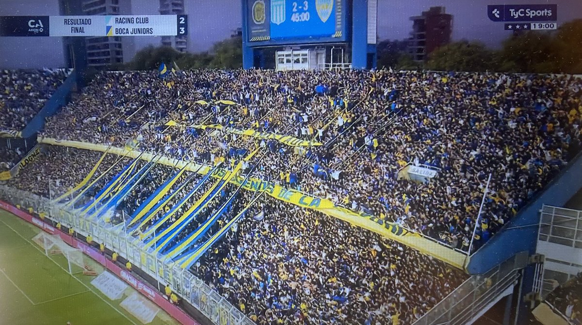 CiudadDeNewells's tweet photo. Che a Boca le dieron 3/4 del estadio, con las tribunas a reventar (como nunca las tiene central) y fueron nada más que 22mil entradas las que le dieron.
En esa canchita con bandejas de 10 escalones, no entran más de 35mil personas. https://t.co/yTsc5PiPCm