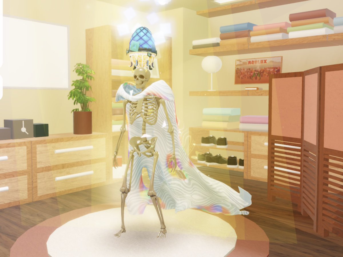 yellow1skeleton's tweet photo. @Roblox can i get one too?? pretty please? just one dominus? https://t.co/nIiJIFC2Ad