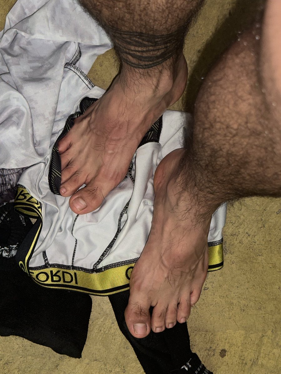 Jhondsi3l's tweet photo. 🦶🏻👅 https://t.co/frmUxxVm3l