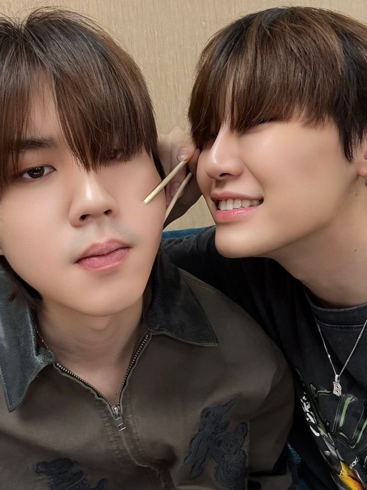 kredmanee's tweet photo. ยกตัวอย่าง เช่น บุ๋น นพณัฐ และ เปรม วรุศ

#bb0un #prem_space #bounprem https://t.co/z7wskTuHNL