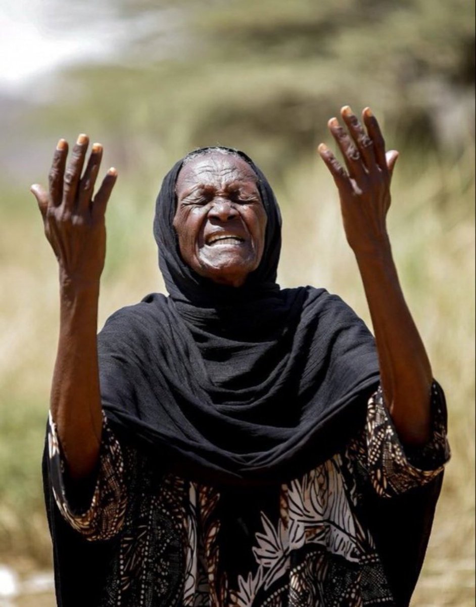 ros_sara2002's tweet photo. Raise your voice for the women of Sudan. https://t.co/oG3MWpjDWe