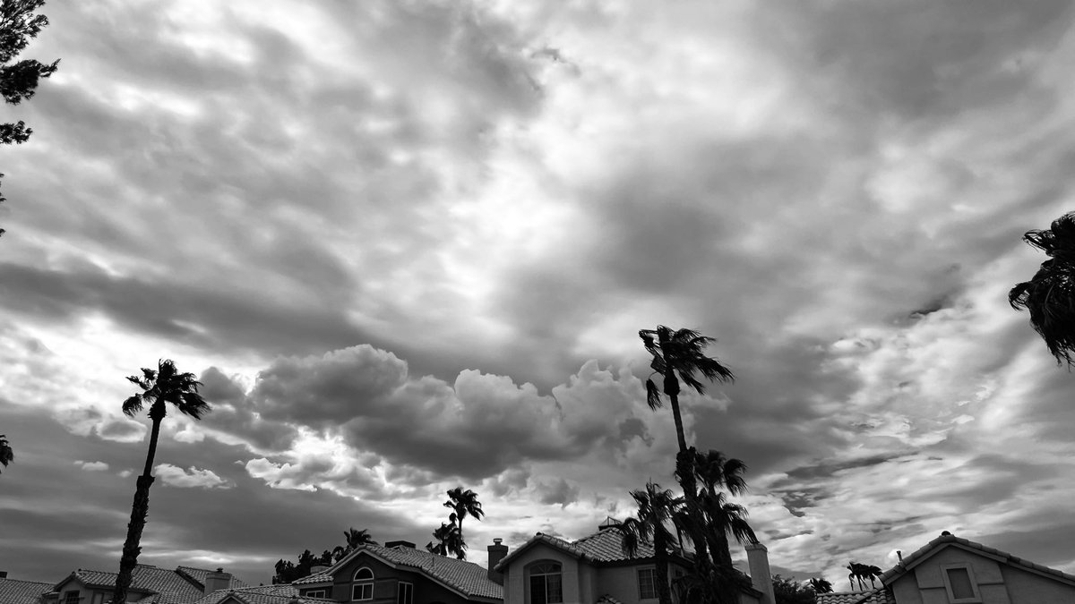 elguerolanchero's tweet photo. Current views of Vegas weather. Moisture courtesy of Polo of the coast of Cabo San Lucas Mexico 🇲🇽 #wx #lvwx https://t.co/P4dlwxXYF4