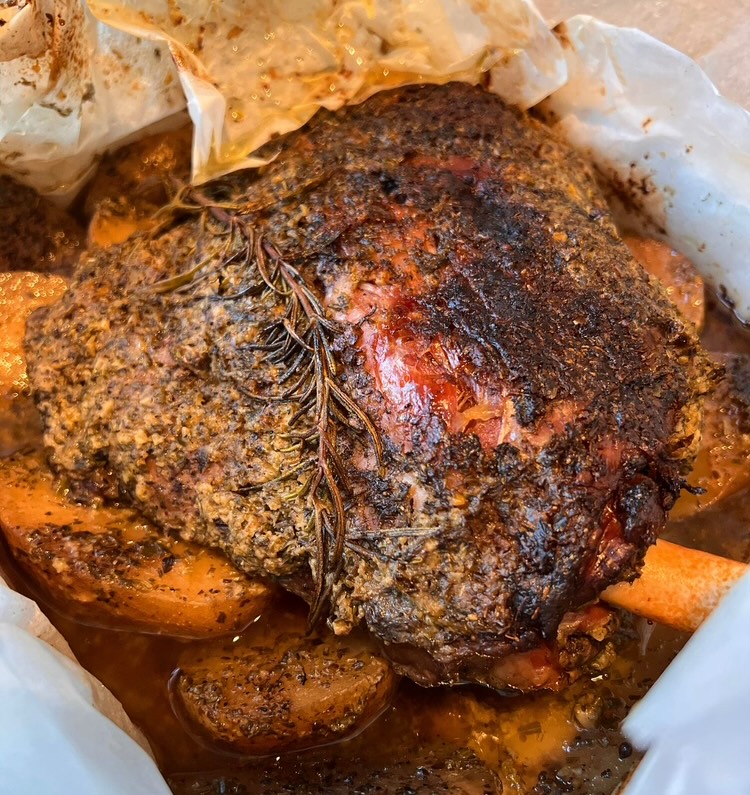 MicheleBurbd's tweet photo. Open your parcel from @kleftikoagogo and enjoy rosemary, garlic, tender lamb and herby potatoes, fresh from the oven. It smells incredible and tastes even better. Order by DM or text 07767226743. https://t.co/1rjbRYGEBM