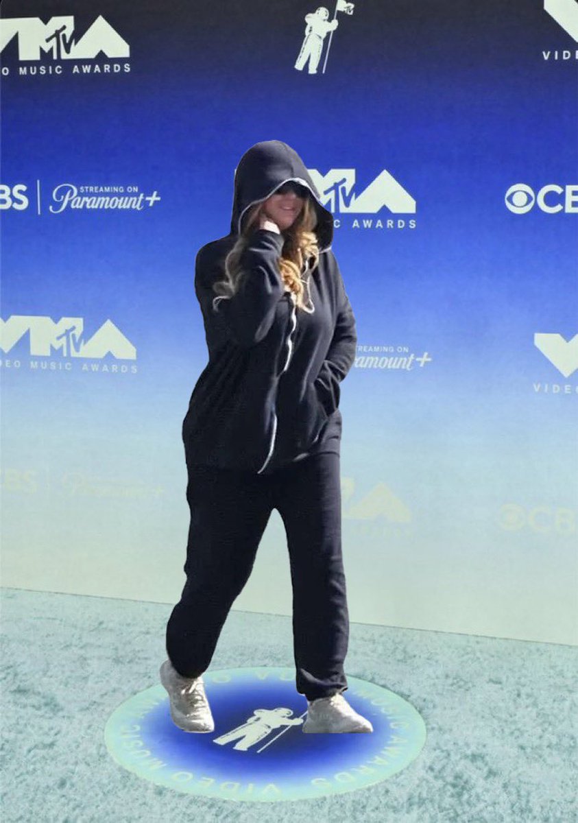 kresnxk's tweet photo. Beyoncé arrives at the #VMA red carpet https://t.co/rDChus1kPM