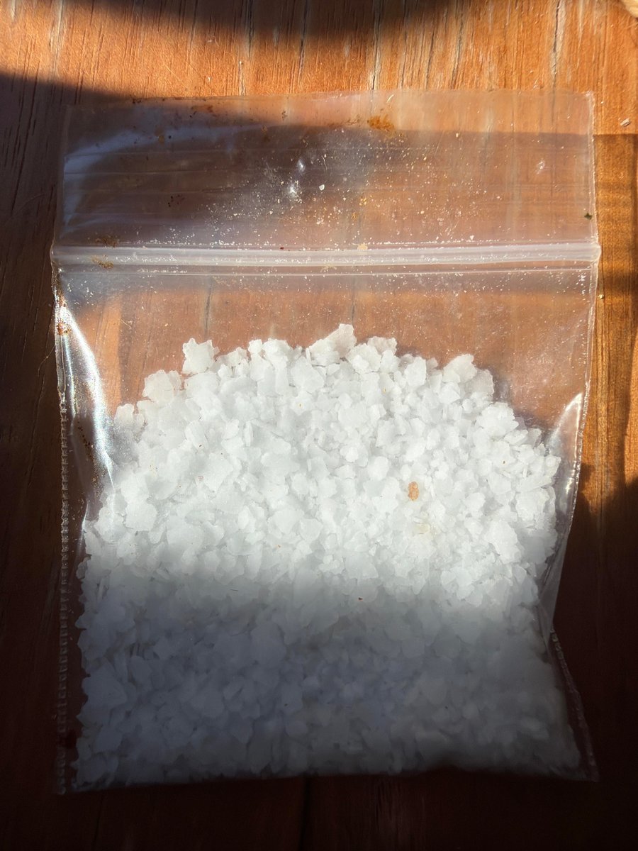 Buggexotics's tweet photo. #drugtwt Unknown substance found in cabinet #coke #meth #highlife https://t.co/TdyAK73Plt
