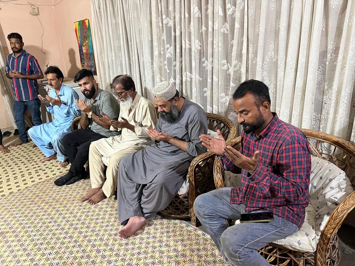 atifbaloch786's tweet photo. اِنّا لِلّٰهِ وَاِنّا اِلَيْهِ رَاجِعُوْن
PS-129 UC-7 Ward-2 کے سینئر نائب صدر مرحوم نعمان شیخ کی رہائش گاہ پر حاضری، اہلِ خانہ سے تعزیت و فاتحہ خوانی۔ اللہ مرحوم کو جنت میں اعلیٰ مقام دے۔ آمین

عاطف بلوچ، ڈپٹی GS، PPP ضلع وسطی

@SaeedGhani1 @RaufNagori https://t.co/QUktbhw2Is