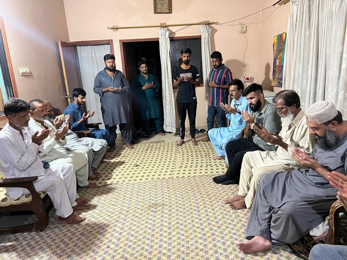 atifbaloch786's tweet photo. اِنّا لِلّٰهِ وَاِنّا اِلَيْهِ رَاجِعُوْن
PS-129 UC-7 Ward-2 کے سینئر نائب صدر مرحوم نعمان شیخ کی رہائش گاہ پر حاضری، اہلِ خانہ سے تعزیت و فاتحہ خوانی۔ اللہ مرحوم کو جنت میں اعلیٰ مقام دے۔ آمین

عاطف بلوچ، ڈپٹی GS، PPP ضلع وسطی

@SaeedGhani1 @RaufNagori https://t.co/QUktbhw2Is