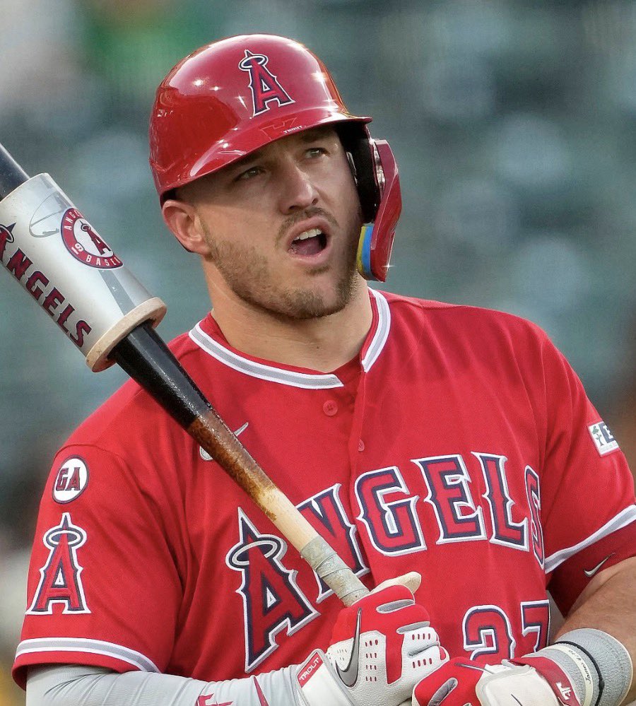 JustBB_Media's tweet photo. The Angels have lost 100 games in a season for the first time in franchise history. 

They were the final team without a 100-loss season. https://t.co/ubXLDzwcUg
