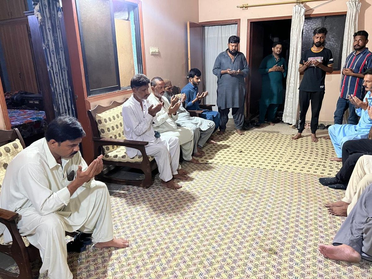 atifbaloch786's tweet photo. اِنّا لِلّٰهِ وَاِنّا اِلَيْهِ رَاجِعُوْن
PS-129 UC-7 Ward-2 کے سینئر نائب صدر مرحوم نعمان شیخ کی رہائش گاہ پر حاضری، اہلِ خانہ سے تعزیت و فاتحہ خوانی۔ اللہ مرحوم کو جنت میں اعلیٰ مقام دے۔ آمین

عاطف بلوچ، ڈپٹی GS، PPP ضلع وسطی

@SaeedGhani1 @RaufNagori https://t.co/QUktbhw2Is