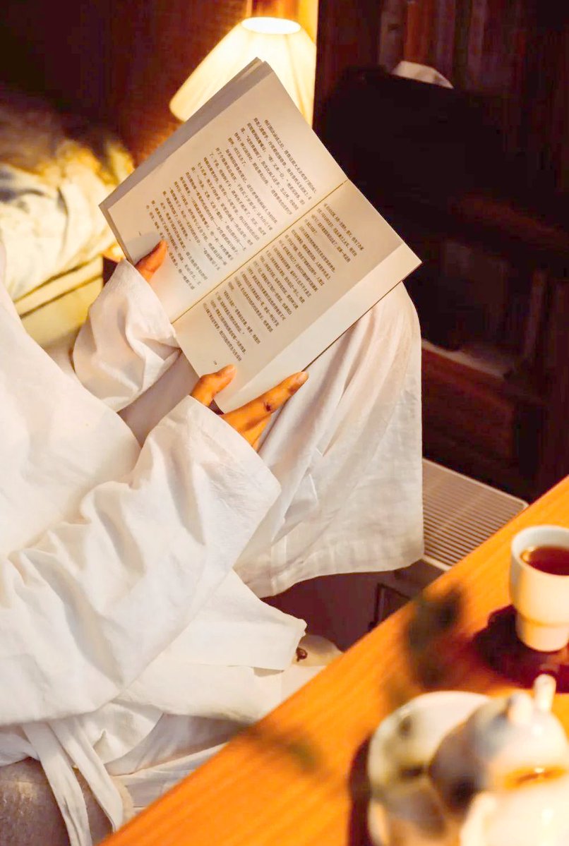 CurtKnightstep's tweet photo. Spent Sunday evening curled up with my favorite book and a mug of warm tea, no plans, just cozy vibes at home , https://t.co/fjtGtgO5qk