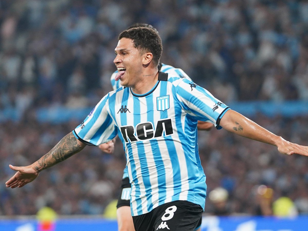 tutesarquis1's tweet photo. Este genio nos hizo creer que Racing es grande. https://t.co/3SYflucPdz