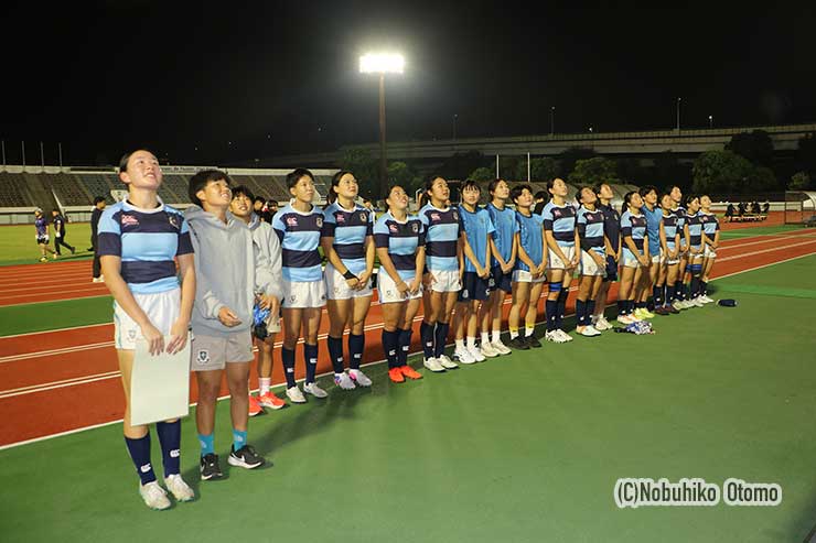 rugjpn365's tweet photo. 全国U18女子セブンズ関東ブロック予選は、関東学院六浦が決勝で桐蔭学園を24-0で下し、2年ぶりの優勝。

堅いディフェンスで2試合連続の無失点を達成した六浦。島津穂実主将は「選手が主体になってディフェンスを見直し、イメージ通りの試合ができた」と振り返ります。春夏と悔しい敗戦を経験したチームが、全国タイトル獲得へ向け視界良好。

OGであるサクラフィフティーンの活躍も大きな刺激となり、チーム一丸となって全国の頂点を目指します✨1

記事の続きはこちら：https://t.co/kW5YRzgmyC

#U18女子セブンズ #ラグビー #関東学院六浦 #桐蔭学園 #高校ラグビー