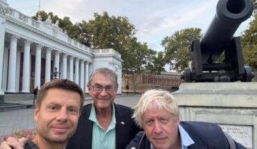 OneFinanceGuy's tweet photo. So @BorisJohnson, who was accused by @benhabib6 of stitching up a deal with @Nigel_Farage (deal allegedly sponsored by Christopher Harborne), went undeclared to Ukraine with Harborne, and they had a special guest with them and no one in UK reported? https://t.co/NoUjqYieMM