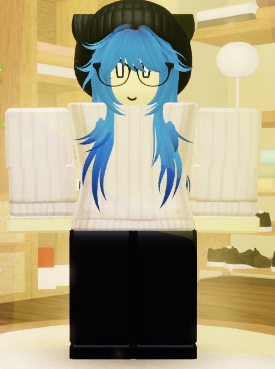 C0pyrgg's tweet photo. @isaac3523 If my avatar gets in it could because a good skin I’m currently working on an LMS card cuz I’m bored and have nothing else better to do https://t.co/f9tk9Gt3XF