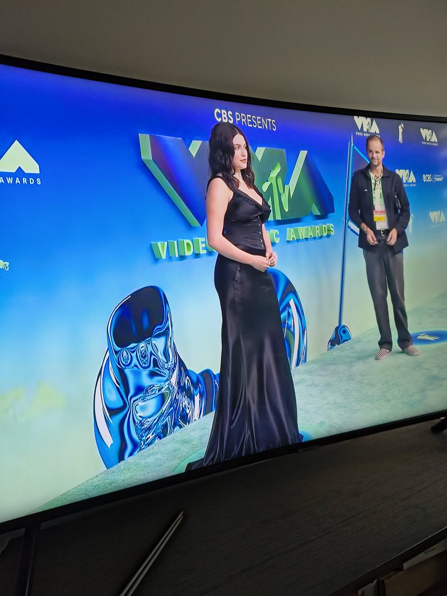 capg88's tweet photo. Moriiiiii 
#VMAs https://t.co/FH2EmZXsmN