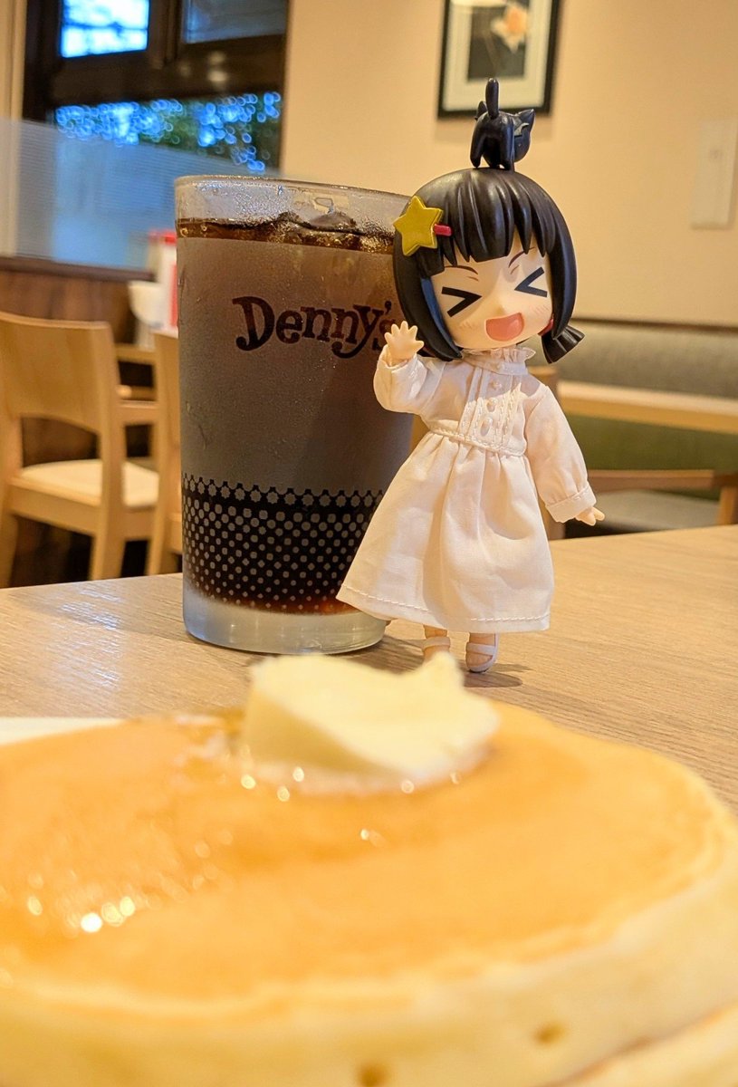 komecco0505's tweet photo. おはようございます☕🥞🐈‍⬛☀
昨日、久々にカレーライスが食べたくなりご飯を炊いてセブンプレミアムカレーを118円で購入🍚
この値段で1.5合のご飯を受け止めるパウチカレーのポテンシャル恐るべし！🤤🍛
安い美味いお腹いっぱい！まさに庶民の強い味方ですね💪✨
今週も元気いっぱいにスタートです😆🔥 https://t.co/w6p3VkRxlh