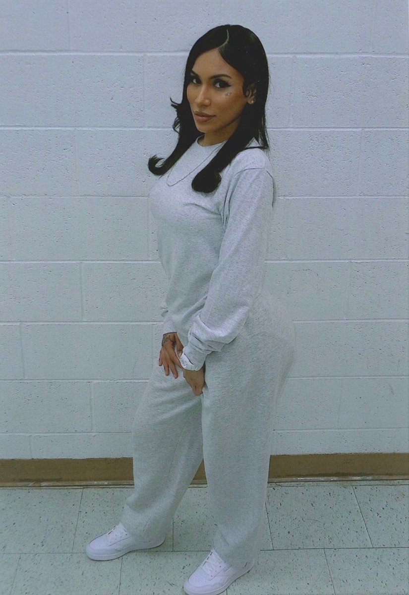 SaSweetss's tweet photo. Finest OUT the Feds now https://t.co/TK5i5zIQgu