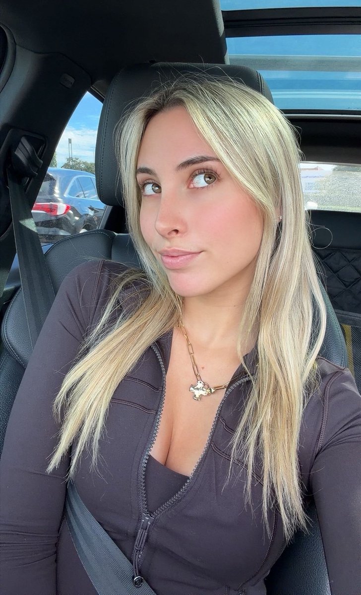 itsserenasworld's tweet photo. Debt will look good on you https://t.co/TQe6BdM0QR