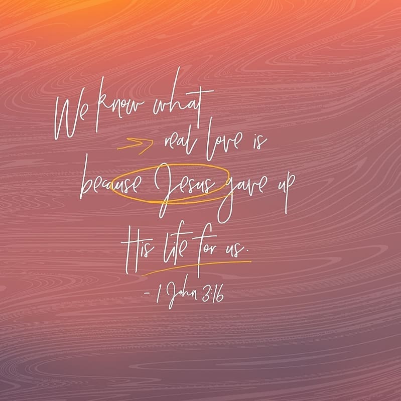 JeniferMisz6's tweet photo. This is how we know God’s love: He laid down His life for us, so we ought to lay down our lives for our brothers and sisters. 1 John 3:16 https://t.co/HWTWFD4d6Q